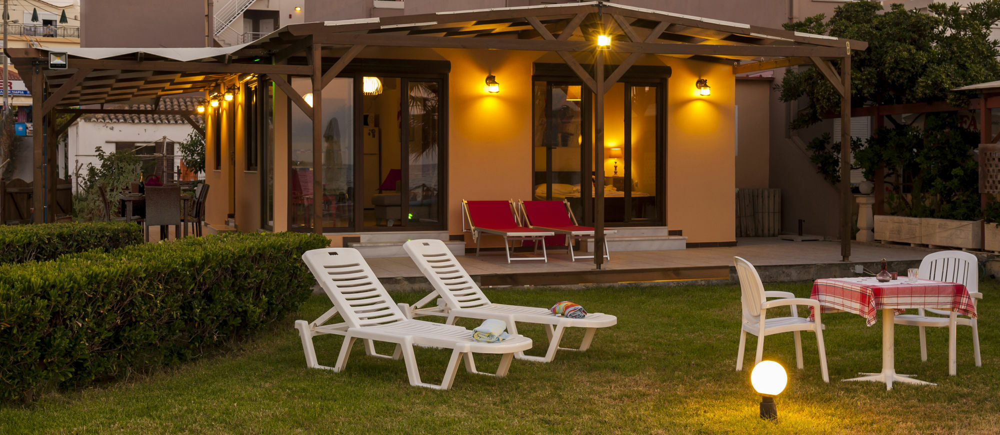 Sea Front Suites, Maisonettes & Apartments Agia Marina Dış mekan fotoğraf